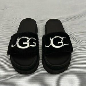 Authentic UGG Women’s Fur Slide